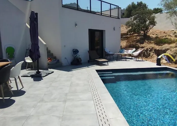 Isula Contemporaine Villa
