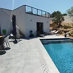 Isula Contemporaine Villa