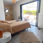 Isula Contemporaine Villa