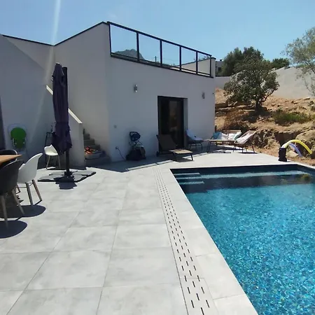 Isula Contemporaine Villa