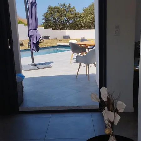 Isula Contemporaine Villa *