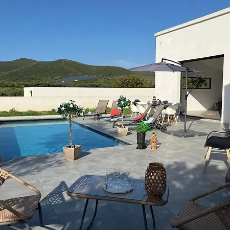 Isula Contemporaine Villa