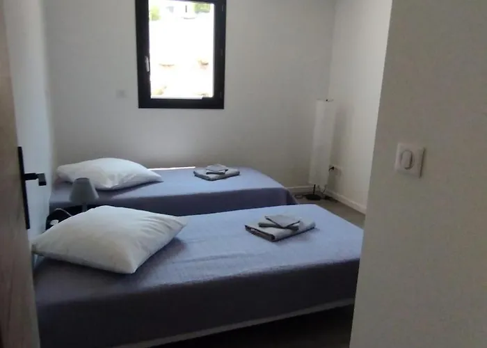 Isula Contemporaine Villa