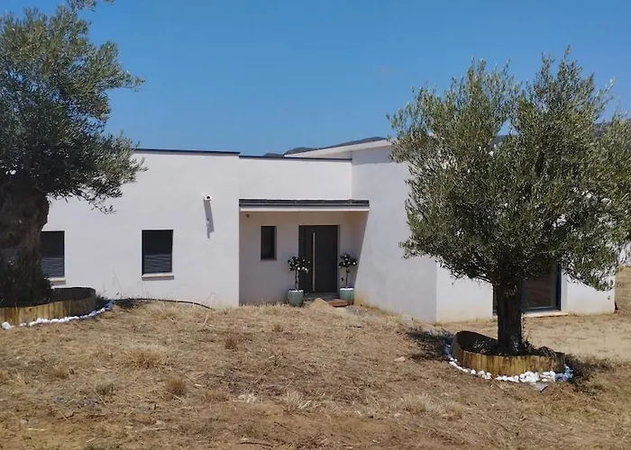 Isula Contemporaine Villa *